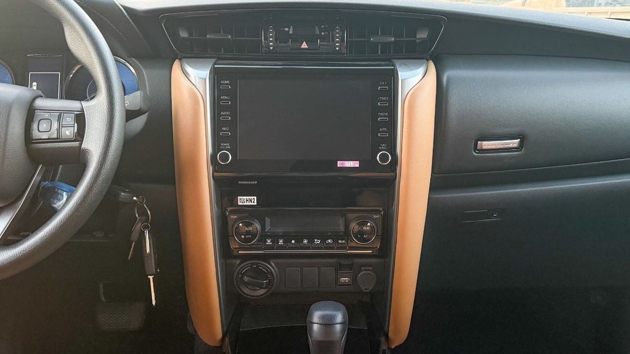تويوتا فورتونر Toyota Fortuner SR5 - 2.7L 4WD - Full Option - 2025