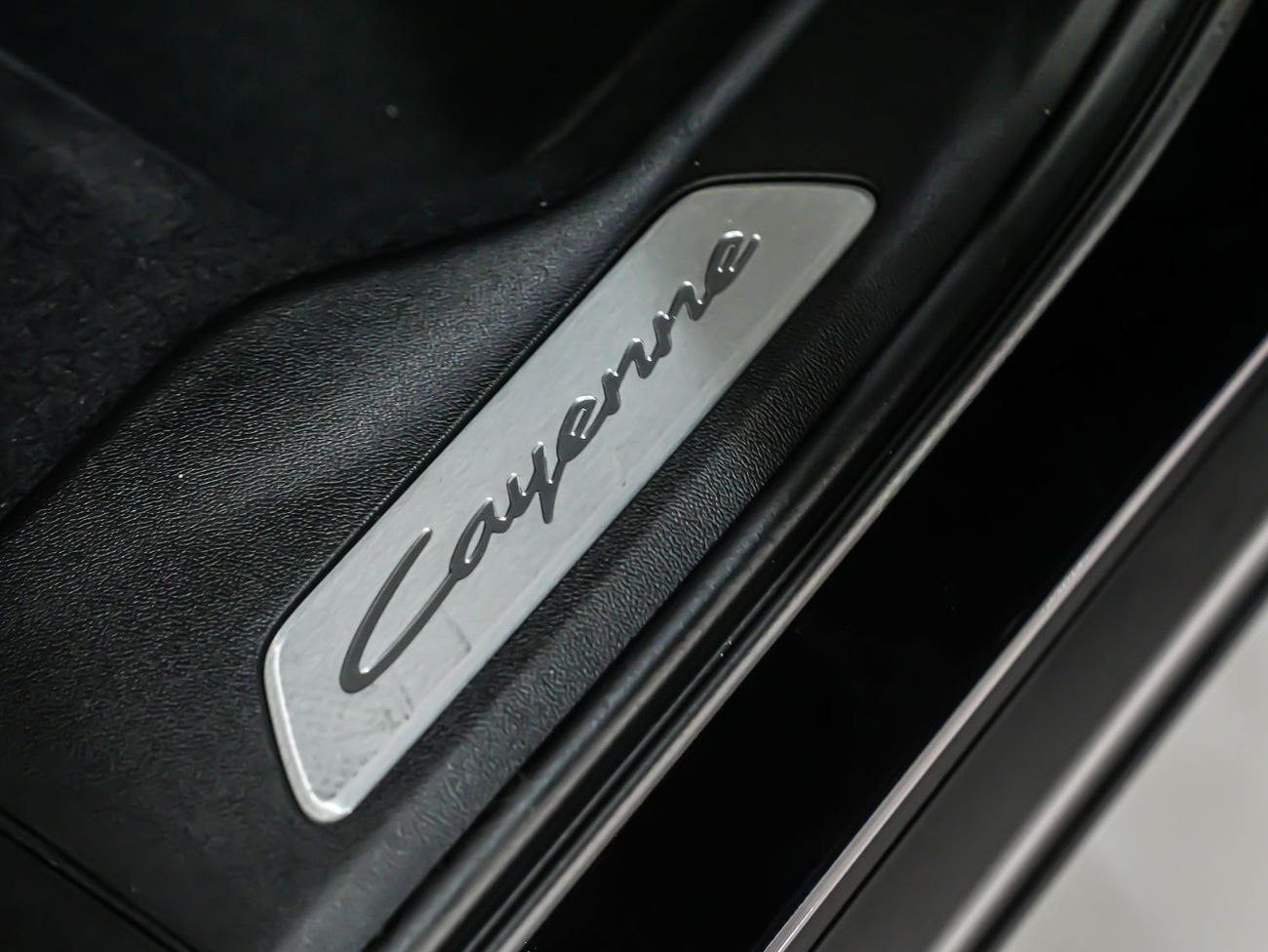 Porsche Cayenne COUPE, Carbon Interior, Panoramic Roof, Sport Chrono, Al Nabooda Warranty!!