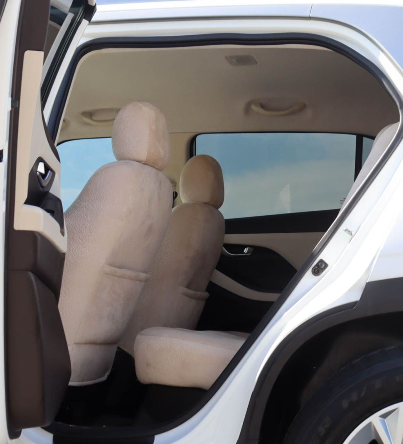 Hyundai Creta Base 1.6L Hyundai Creta 1.6 L 2023 Korean accident-free in excellent condition