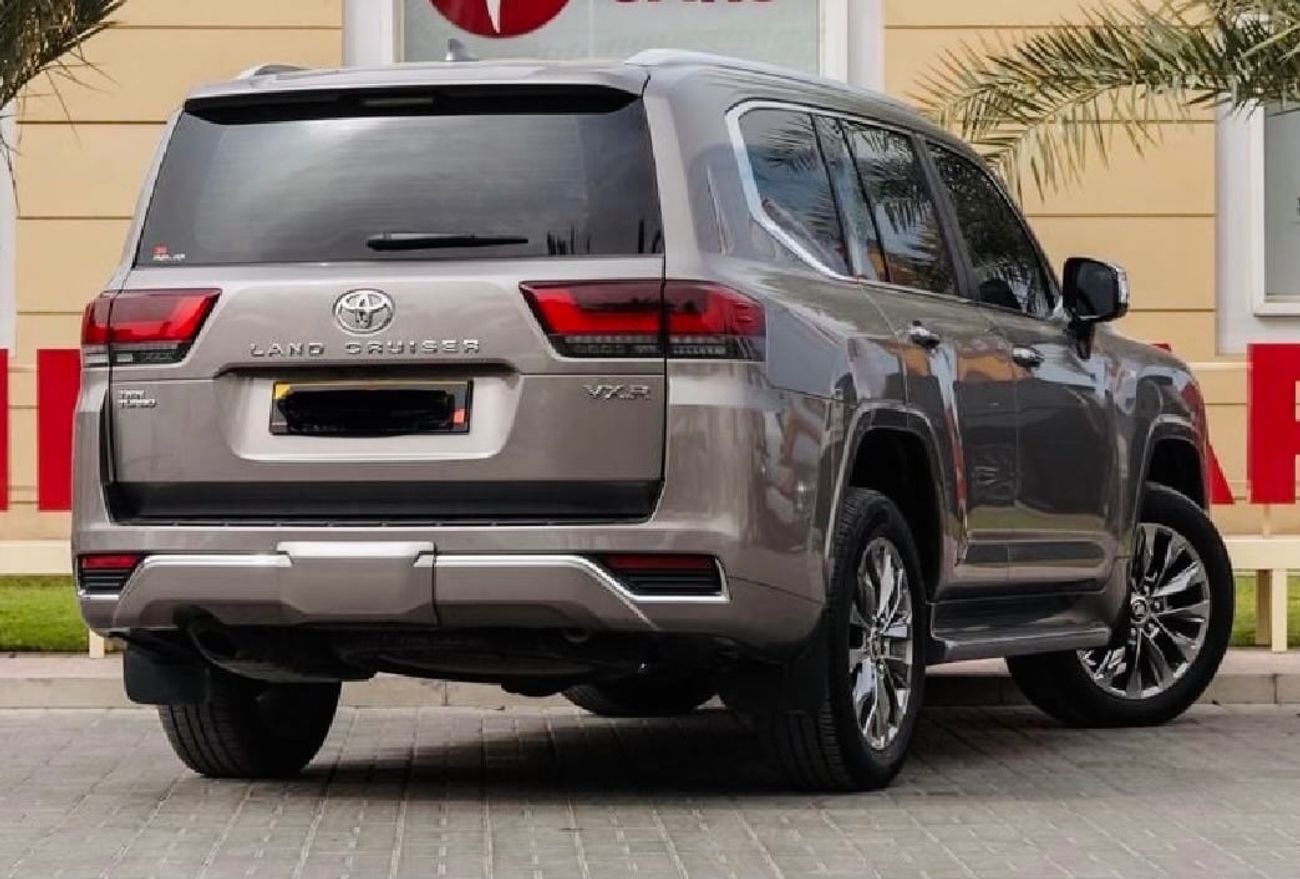 تويوتا لاند كروزر 2022 Model VXR Twin Turbo Full Option Red and Black interior New Arrival Very Clean And Perfect Cond