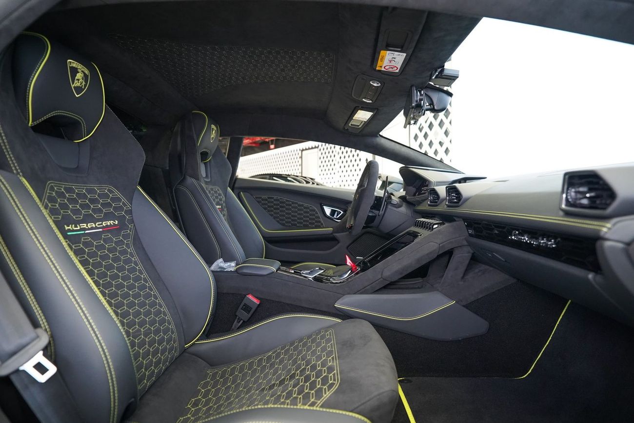 Lamborghini Huracan STERRATO 5.2L V10