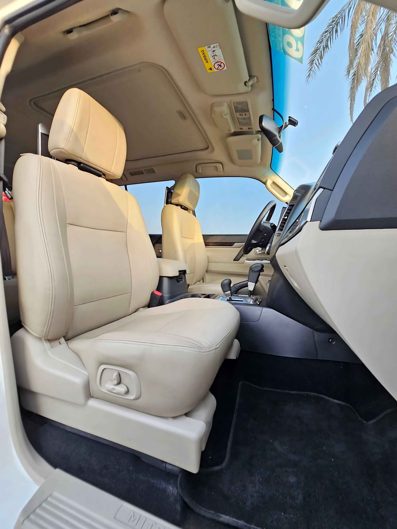 Mitsubishi Pajero PAJERO/ SIGNATURE EDITION/ SUNROOF LEATHER/ ELECTRIC SEAT/ 3.8 V6 4WD/FULL OPT/ EXPORT ONLY