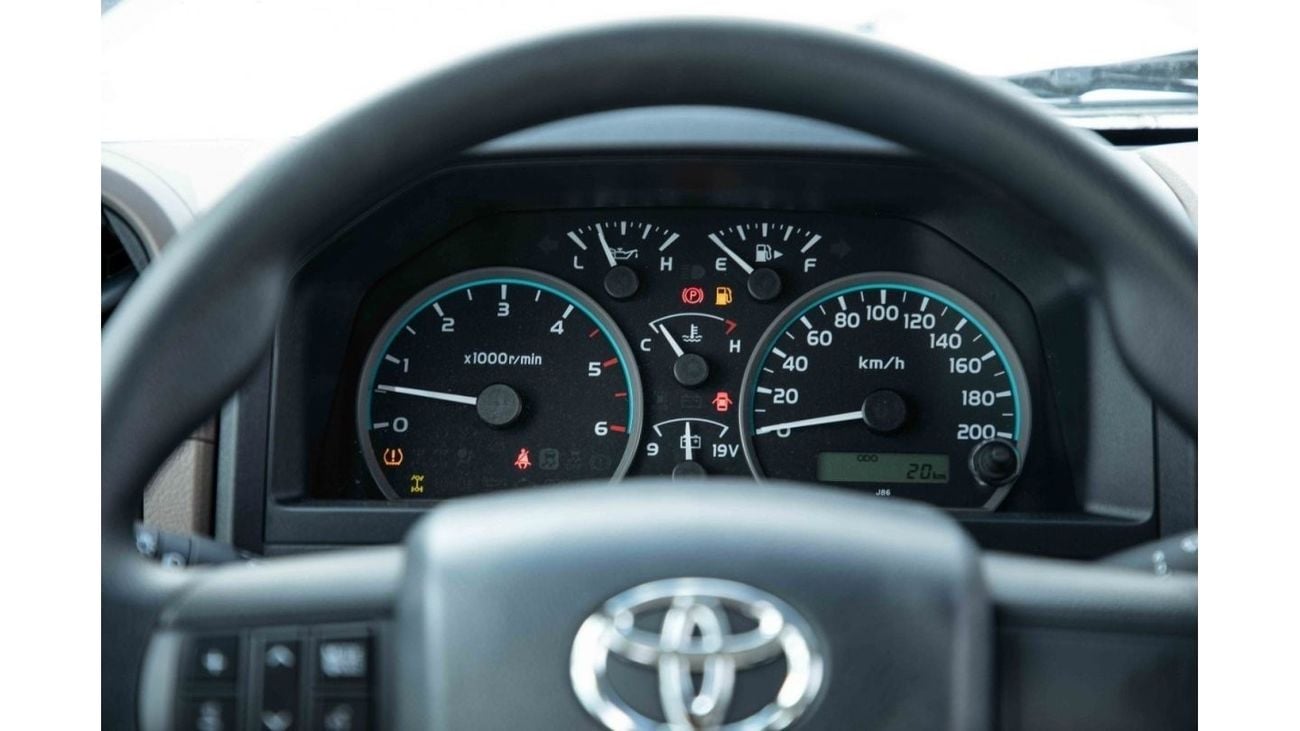 Toyota Land Cruiser 70 2024 Toyota LC76 4.5 HT 5ST 5DR D MT - White inside Oak | Export Only