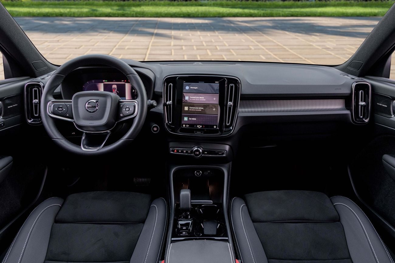 Volvo XC40 ULTIMATE DARK B4 | 2,253 P.M | 0% Downpayment | 2029 Warranty!