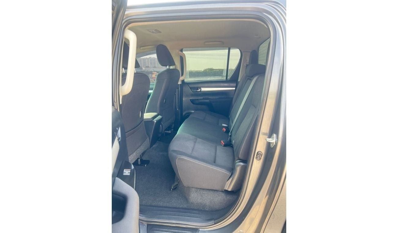 Toyota Hilux diesel 2.8 liter manual gear right hand push button start back camera