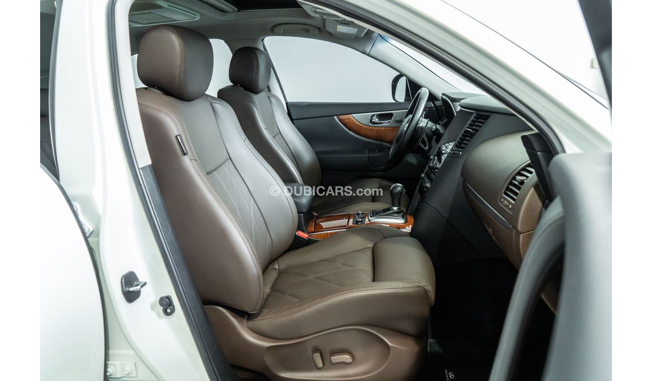 Infiniti QX70 2016 Infiniti QX70S 5.0L V8 Full Option / Full Infiniti Service & 5 Year Infiniti Warranty