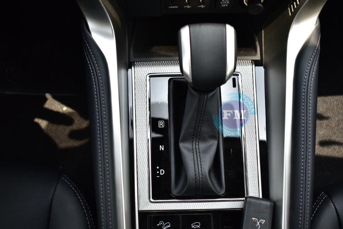 Mitsubishi Montero GLS P Line 3.0L Petrol 4WD 7 Seat Automatic