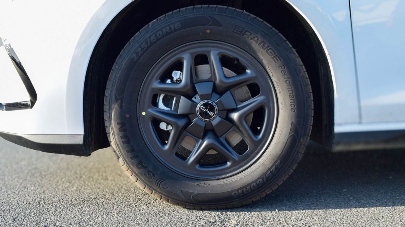 BYD Seal 05 DM-i BYD Seal 05 DM-i BYD Seal 05 DM-i (PHEV)-1.5L-Model: 2025