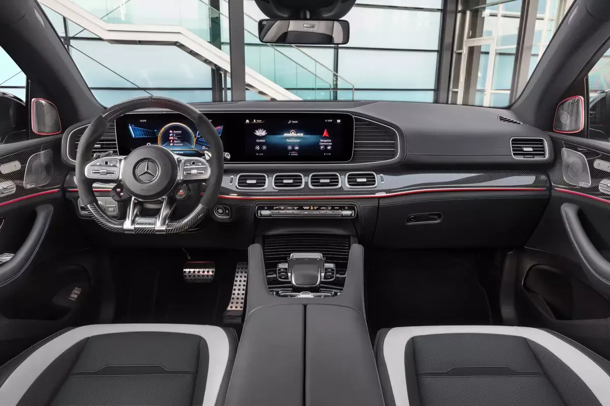 Mercedes-Benz GLE 63 AMG interior - Cockpit