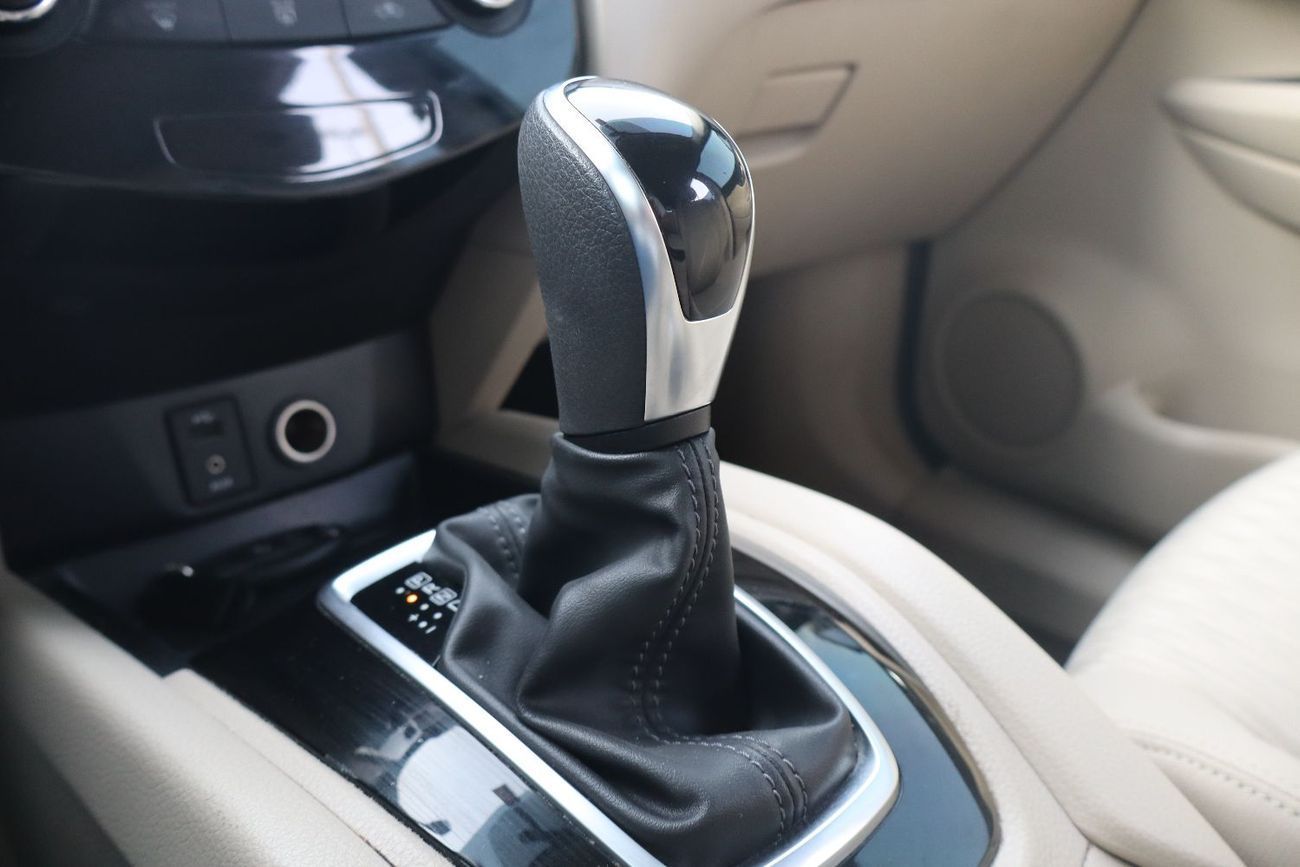 Nissan XTrail S 2.5L (169 HP) FWD (7 Seater)