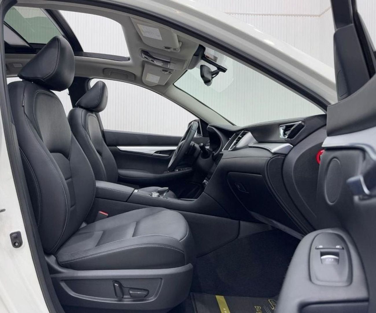 Infiniti QX50 Luxury 2.0L 4WD 2021 Infiniti QX50, 1 Year Warranty + Service Package, Full Service History, GCC