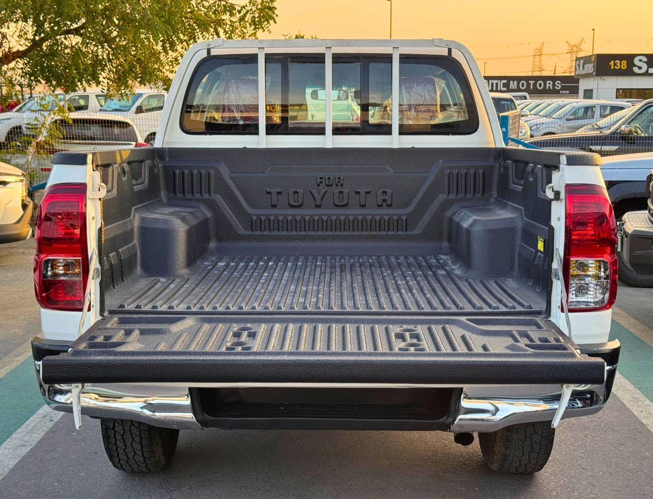 تويوتا هيلوكس DIESEL/ A/T / 4WD/ / EXPORT ONLY / LOT#85555