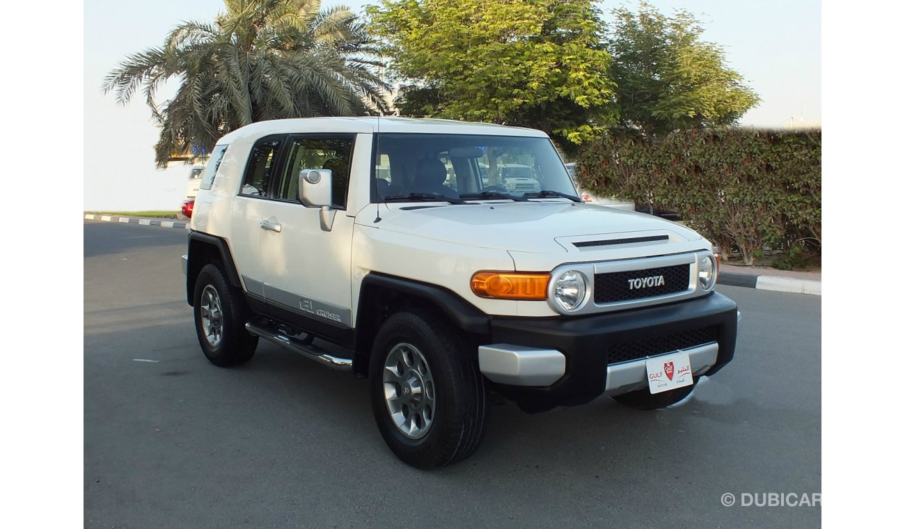 تويوتا إف جي كروزر GCC - TOYOTA FJ CRUISER - 2013  - 1 YEAR WARRANTY