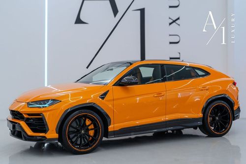 Lamborghini Urus STD 4.0T V8 2022 Lamborghini Urus Pearl Capsule, Warranty, Carbon Fiber Package, Fully Loaded, GCC