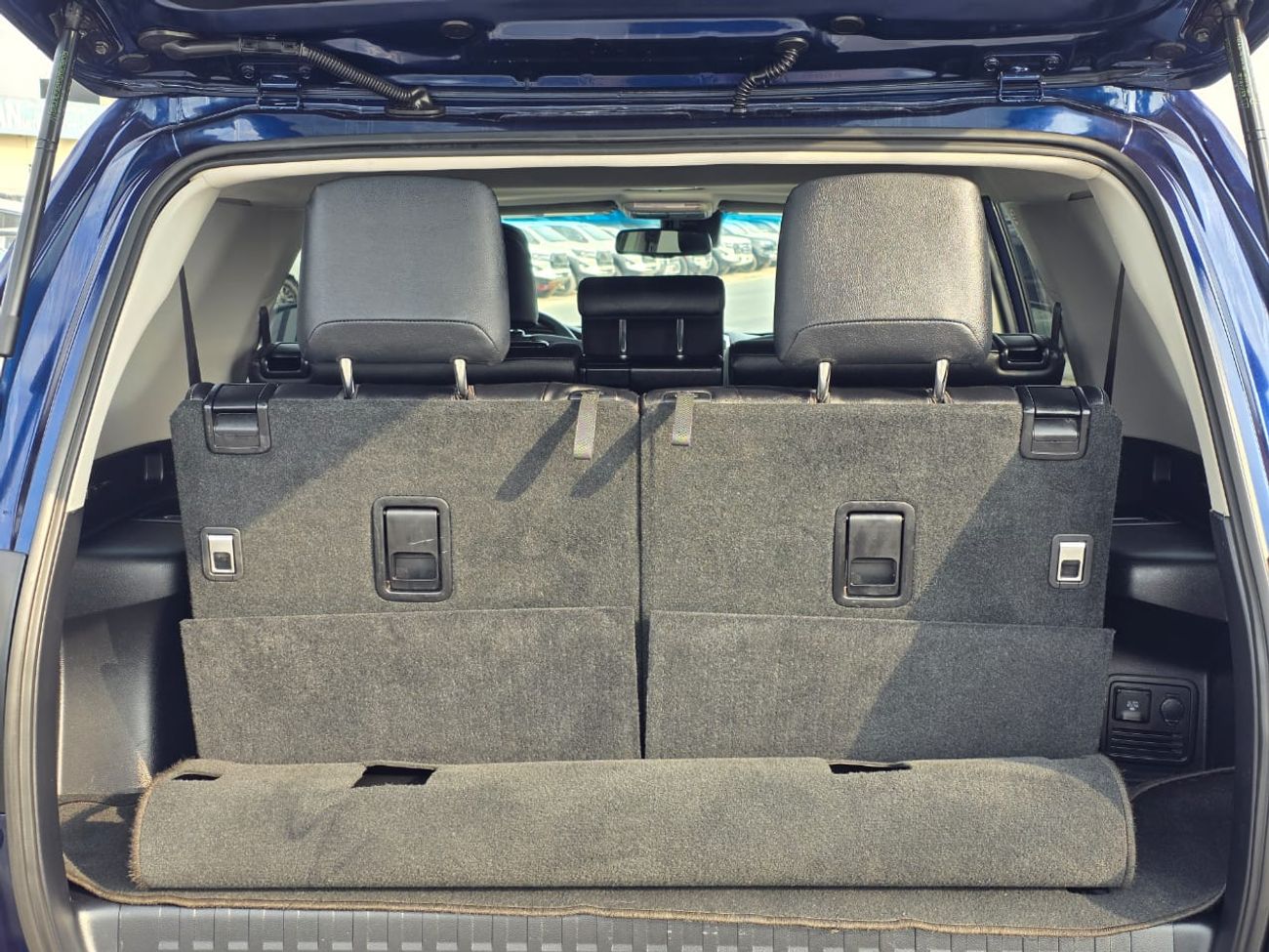 Toyota 4Runner Toyota 4Runner 2024 Model 4.0 petrol Engine Colour blue Full option Colour blue push start Transmiss