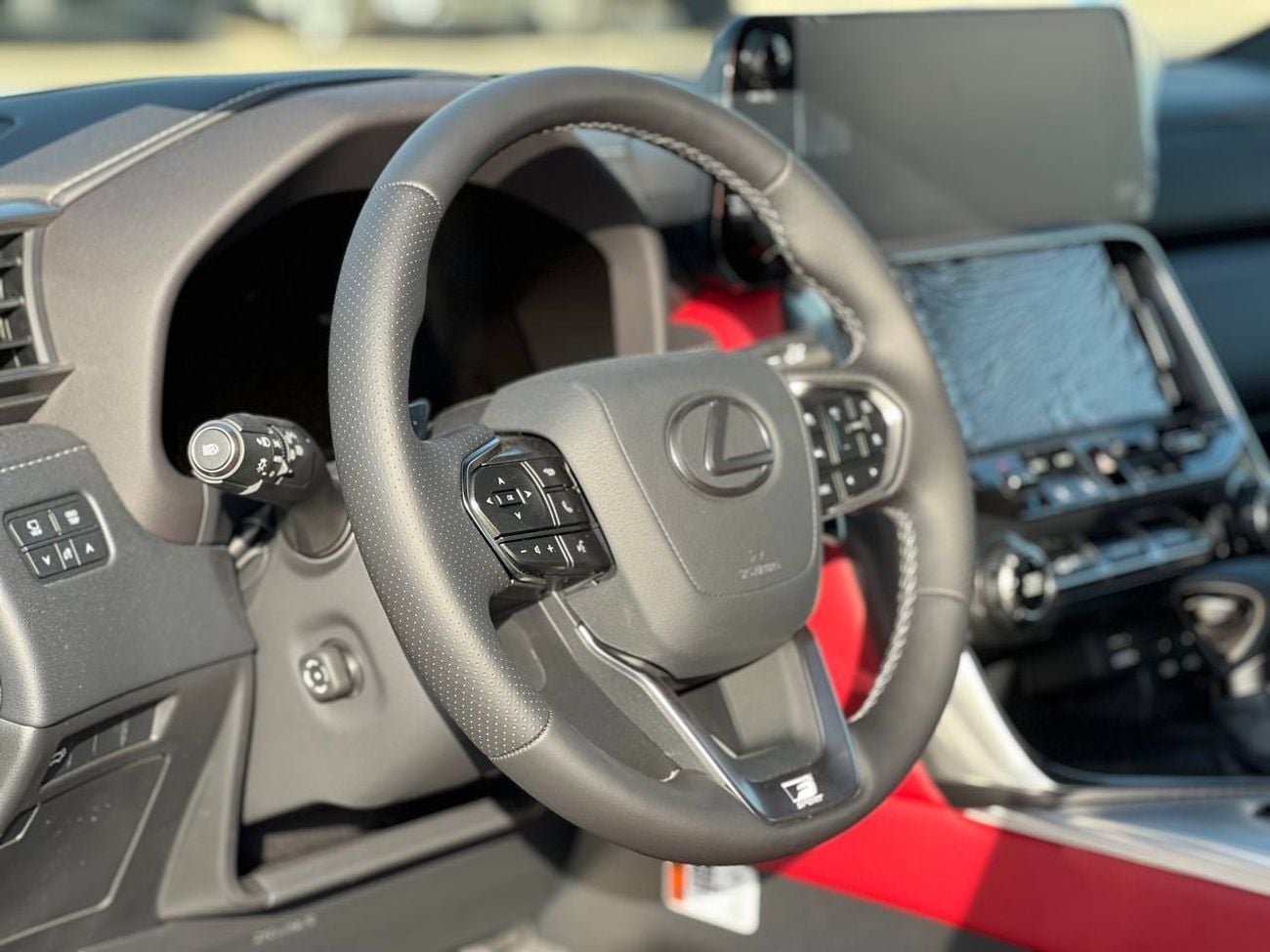 Lexus LX600 F SPORT F-SPORT 3.5L PTR A/T // 2025 // FULL OPTION WITH RADAR , 360 CAMERA , HEAD UP DESPALY // SPE