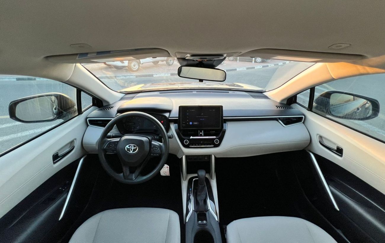 Toyota Corolla Cross 2025 Toyota Corolla Cross L Low Mileage - 2.0L V4 - Rear Camera