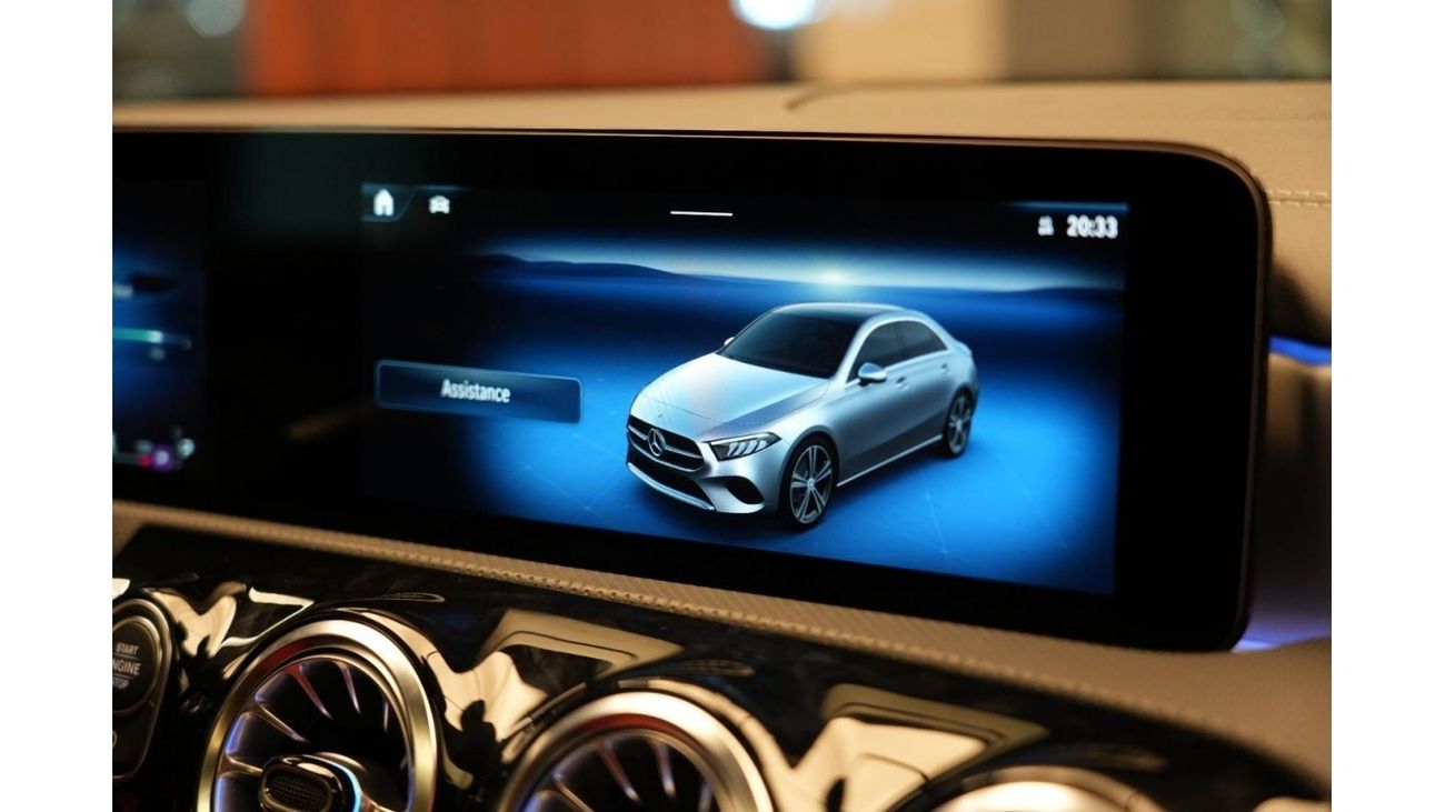 Mercedes-Benz A 200 ✔ AMG Package ✔ Panoramic roof ✔ Self-parking system