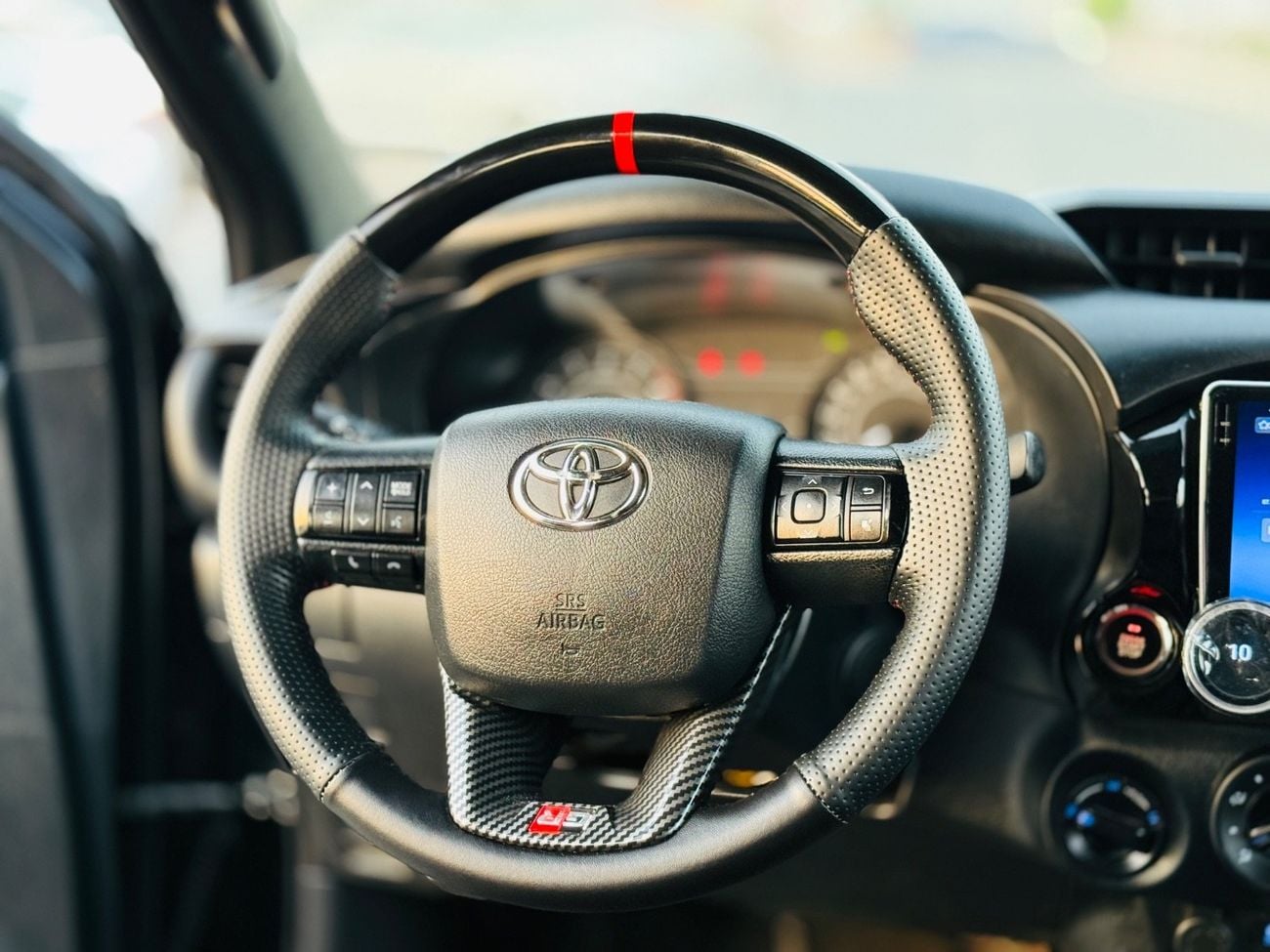 تويوتا هيلوكس Toyota Hilux GR Sport 2.7L V4