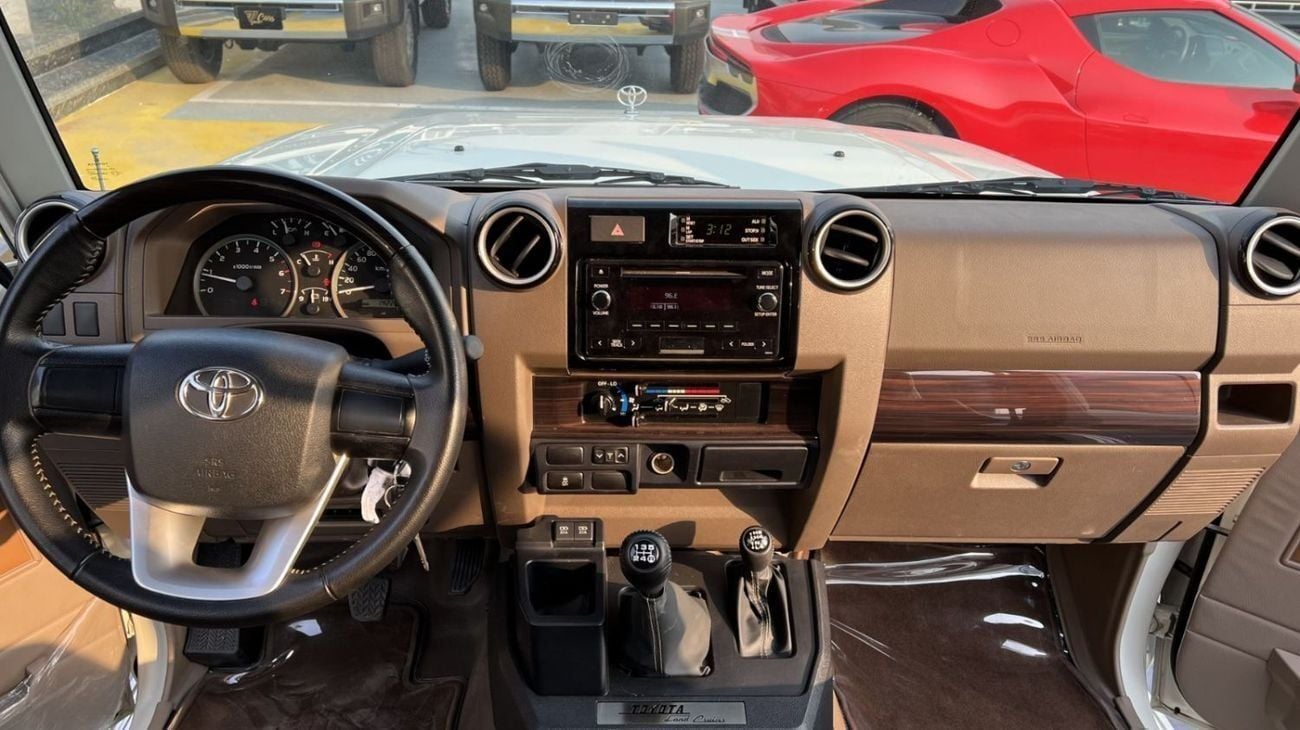 تويوتا لاند كروزر بيك آب 4.0L Double Cab