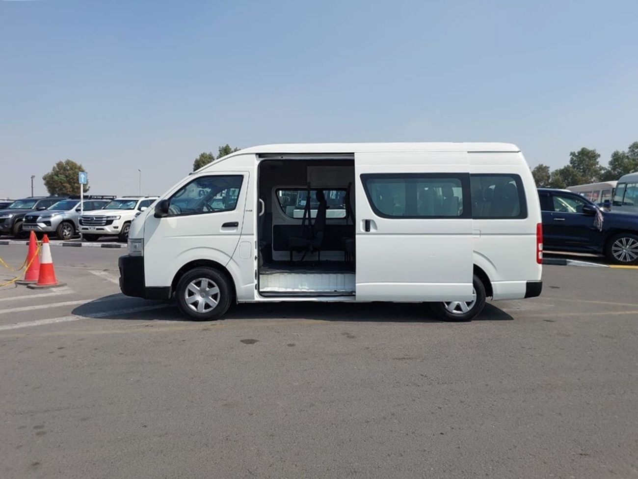 تويوتا هاياس TOYOTA HIACE COMMUTER VAN RHD 2009 MODEL 3.0 L DIESEL MANUAL(PM07365)