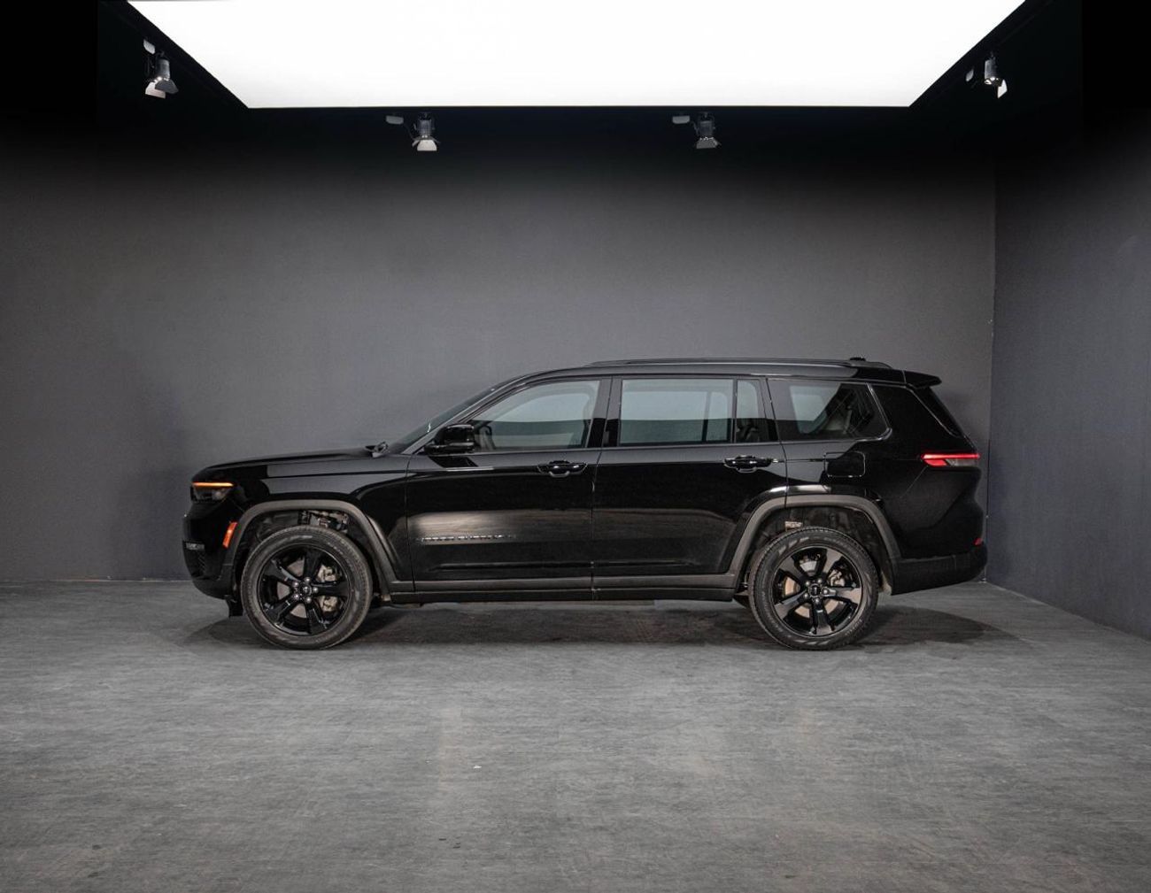 جيب جراند شيروكي L Altitude 3.6L