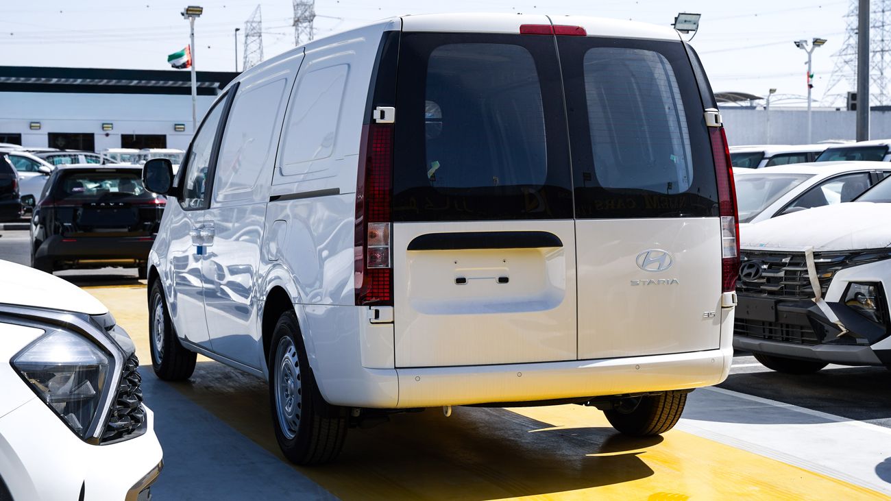 Hyundai Staria