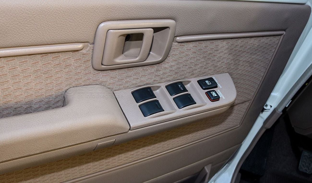 تويوتا لاند كروزر 70 2025 Model Toyota Land Cruiser Hardtop LC76, 2.8L Diesel 4WD 5M/T