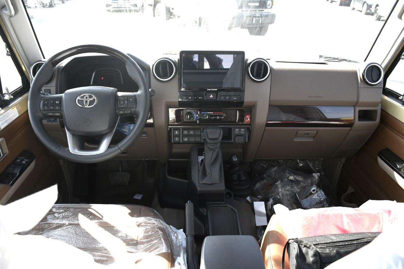 Toyota Land Cruiser Pick Up 79 series 4.0L Automatic with Diff lock