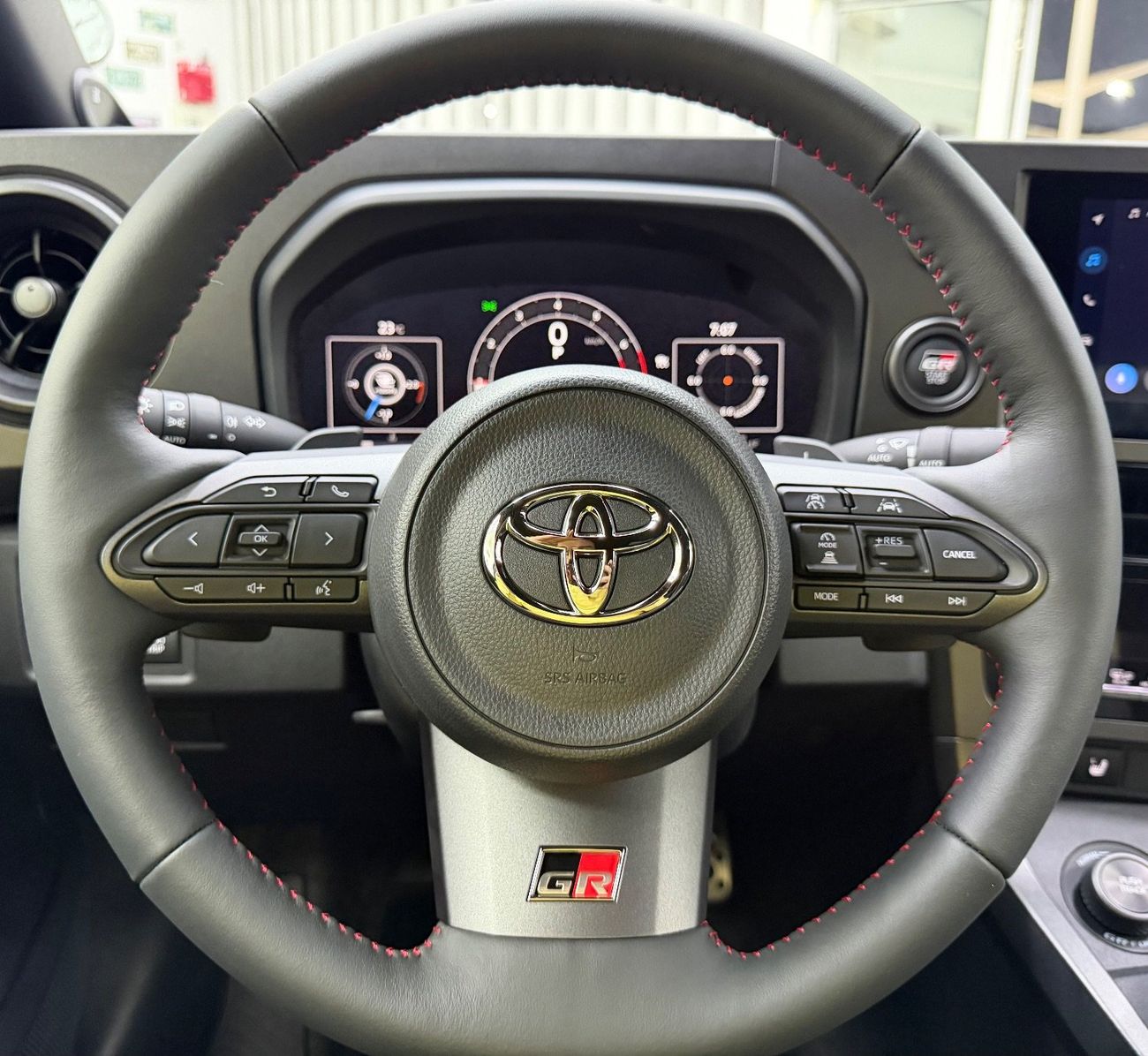 تويوتا يارس GCC .. BRAND NEW .. O km .. GR