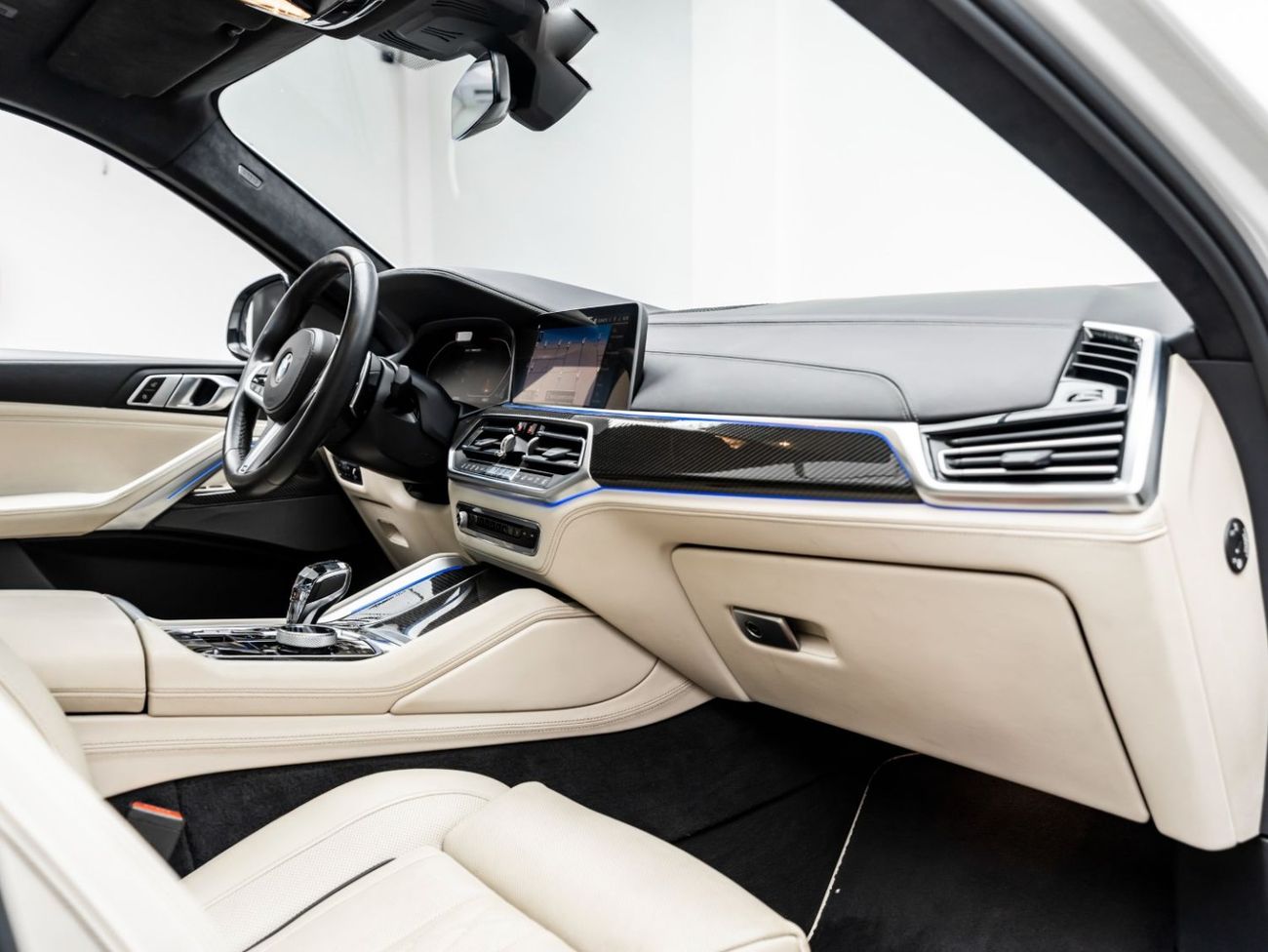 BMW X6 M50i 4.4L 2020 BMW X6 M50i, BMW Warranty + Service Contract, Low KMs, GCC