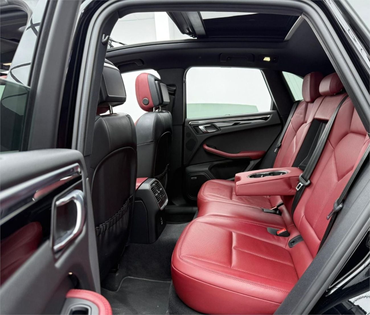 Porsche Macan STD 2023 Porsche Macan, Porsche Warranty+Full Service History, GCC