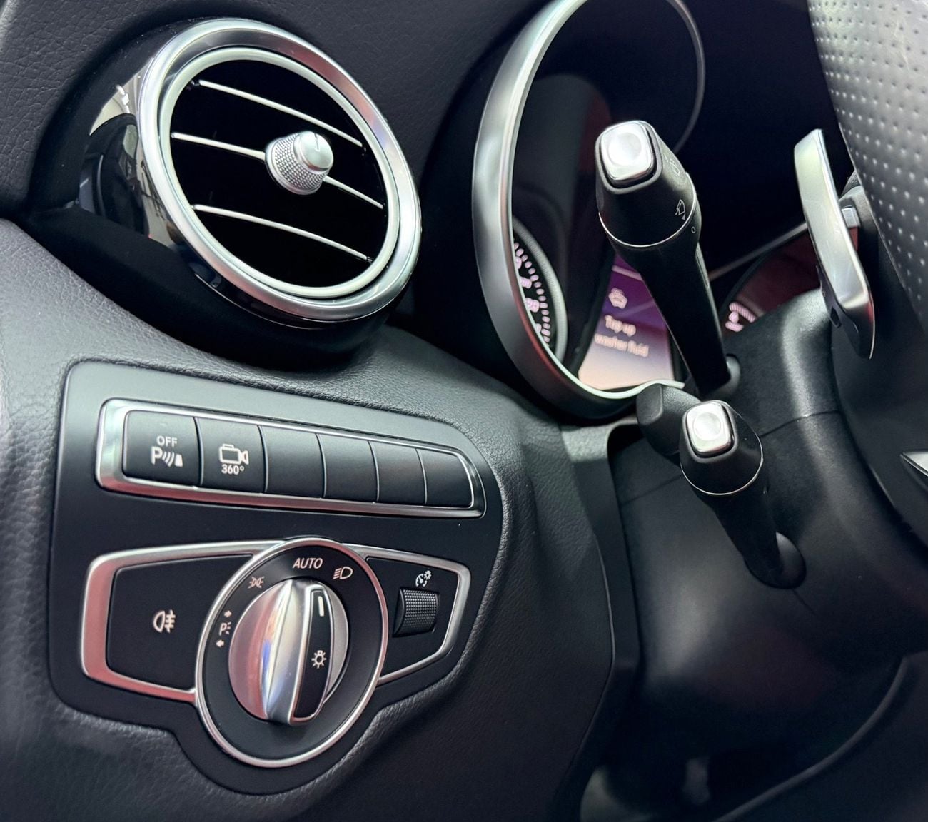 مرسيدس بنز C 200 GCC.. Perfect Condition .. AMG .. Panoramic