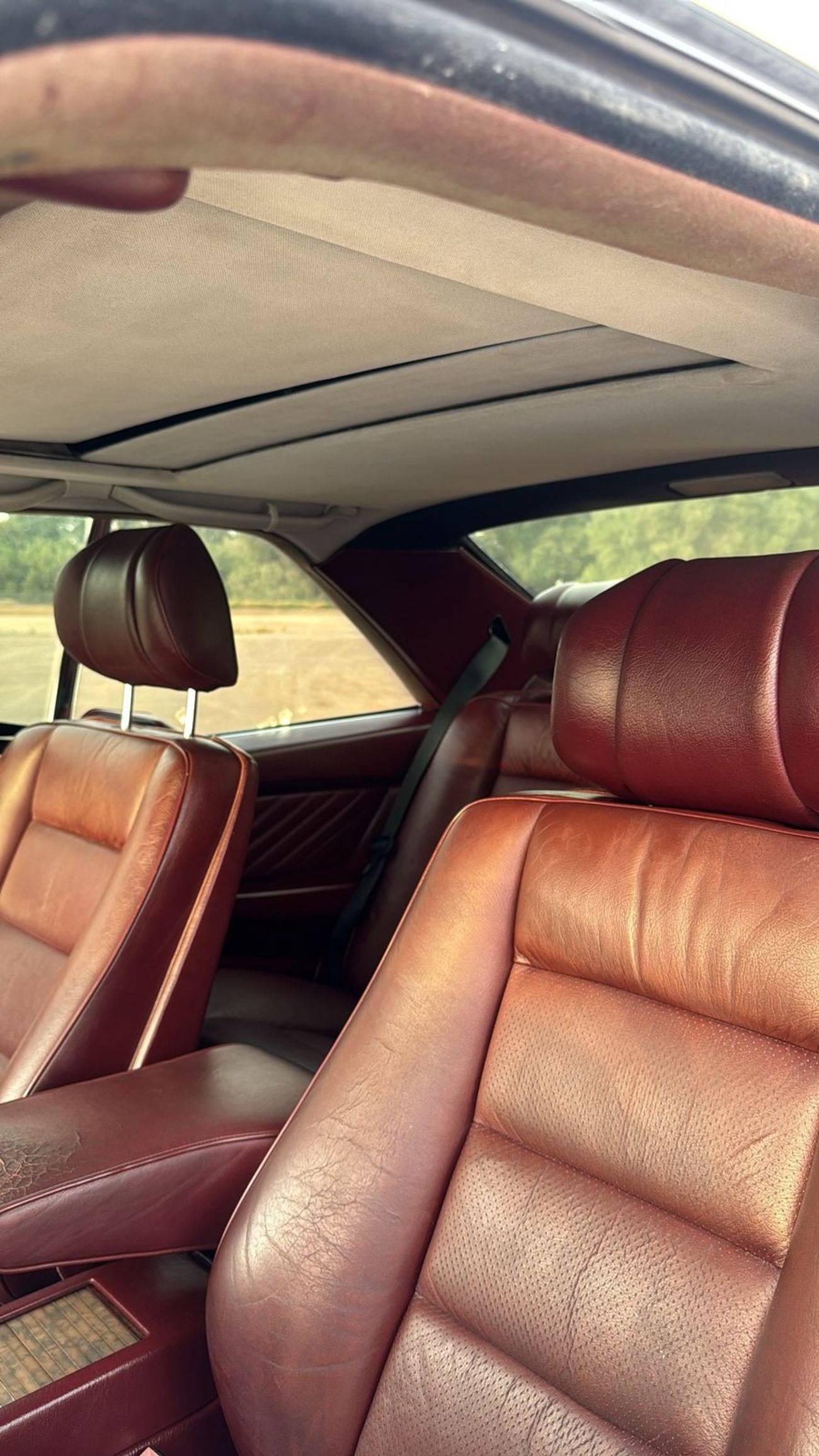 Mercedes-Benz 560 SEC