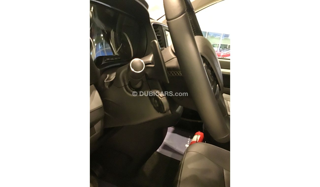 Peugeot Traveller Business VIP  2.0L 2019 Model with GCC Specs