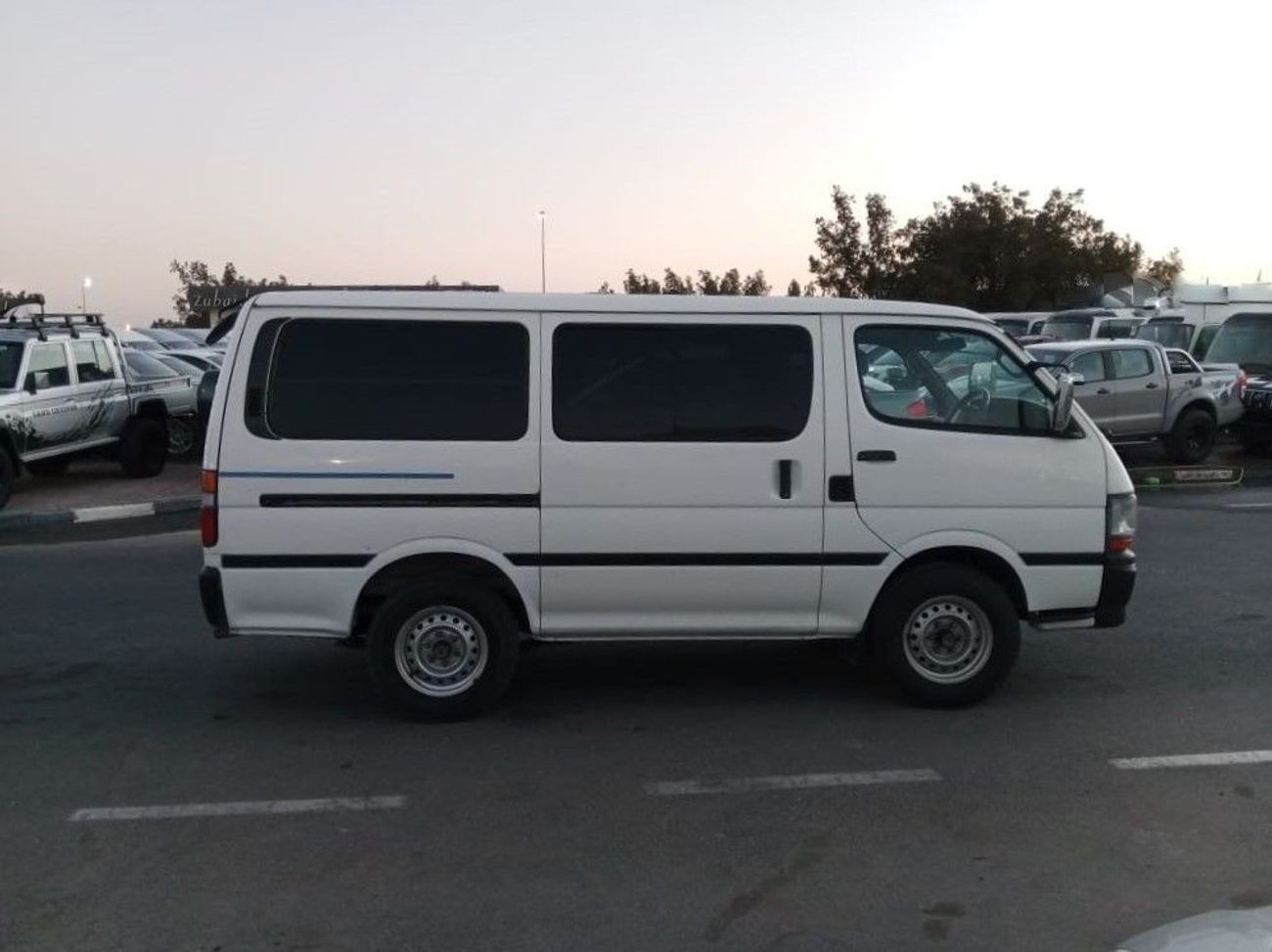 Toyota Hiace TOYOTA HIACE RIGHT HAND DRIVE (PM1152)