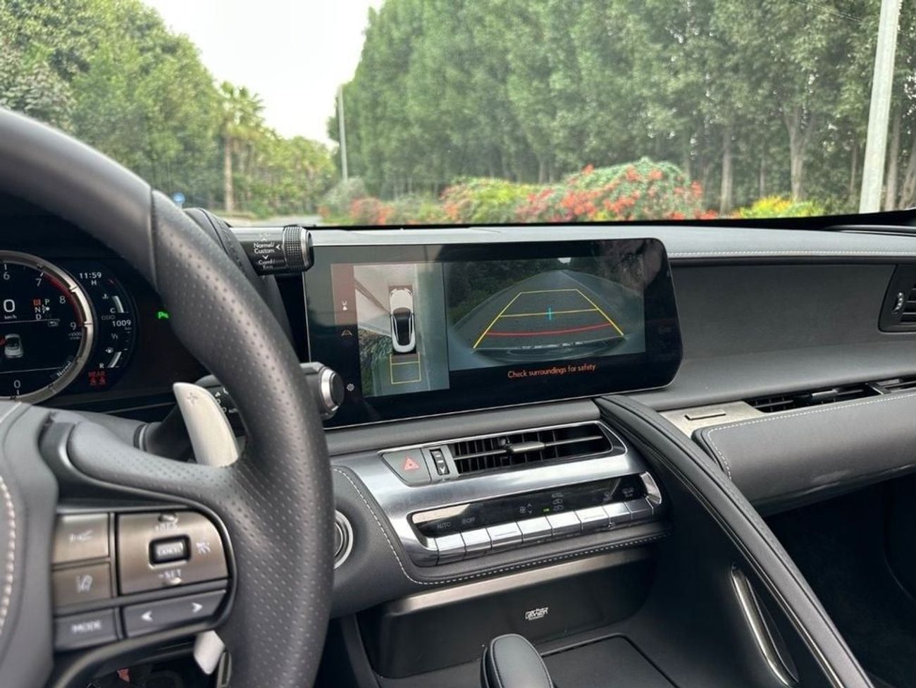 لكزس LC500 كابريوليه Titanium  5.0L Lexus LC500 Convertible Titanium 5.0L Titanium 5.0L | 2024 | Zero Km | V8 471 HP | Wa