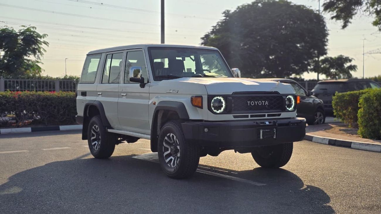 تويوتا لاند كروزر 70 LC76 LX LX 2.8L