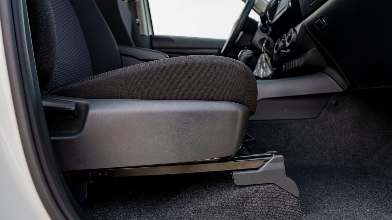 Toyota Hilux AT 2.7 MID OPTION