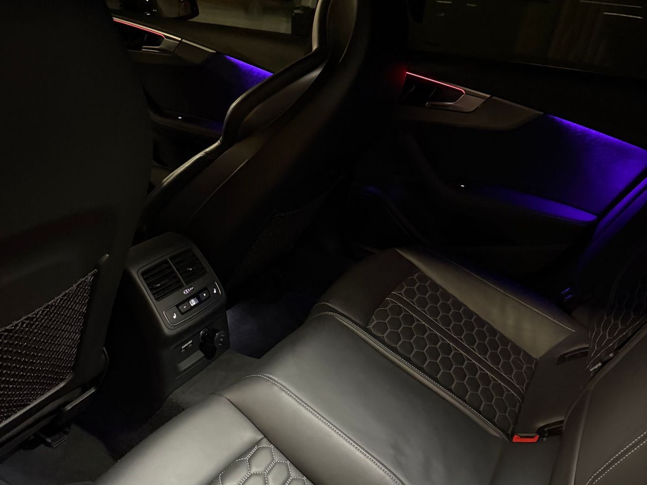 أودي RS5 ستاندارد