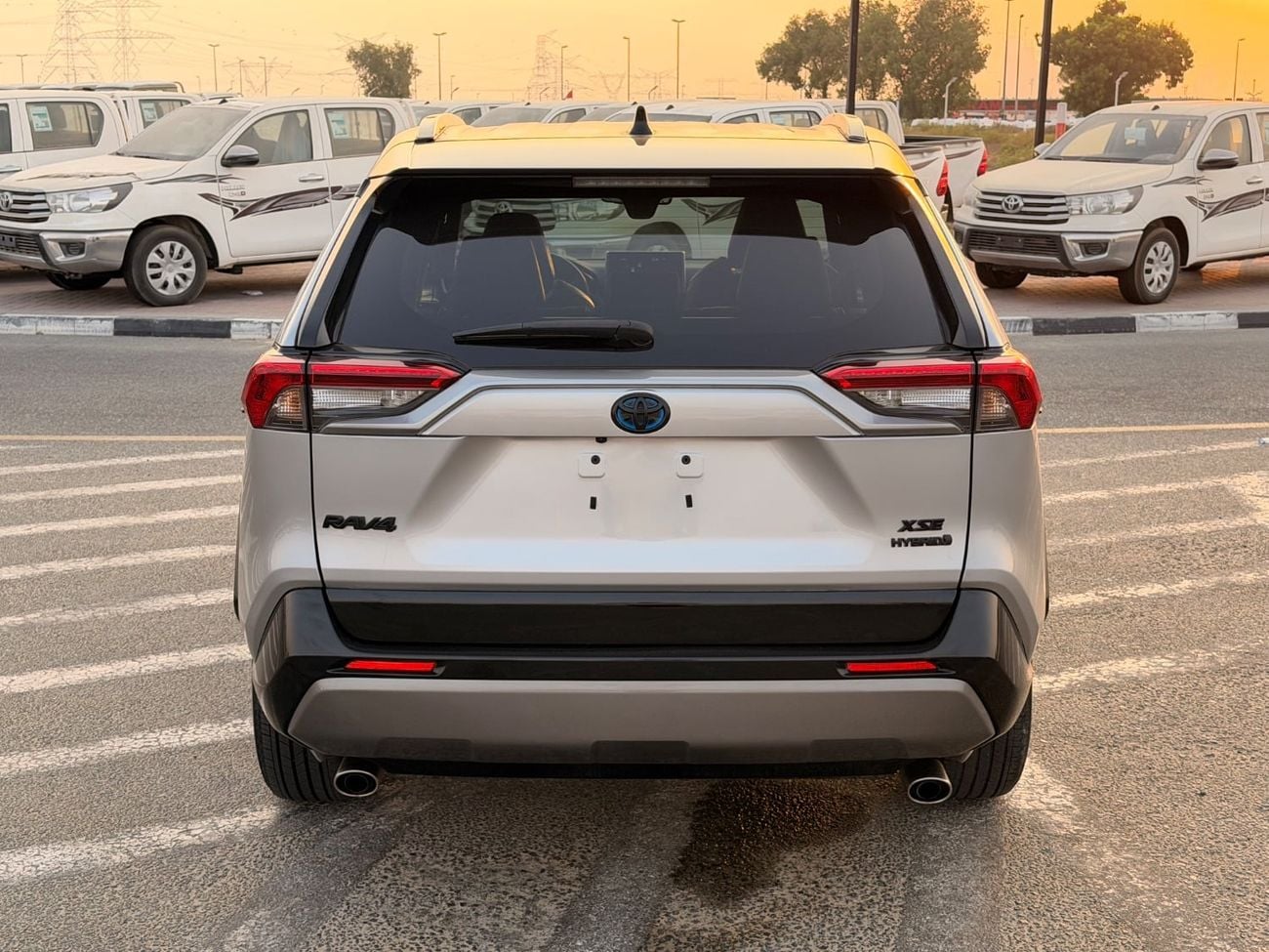 تويوتا راف ٤ LTD HEV تويوتا RAV4 XSE هايبرد 2021، دفع رباعي، كاملة المواصفات، مستوردة من الولايات المتحدة الأمريكية