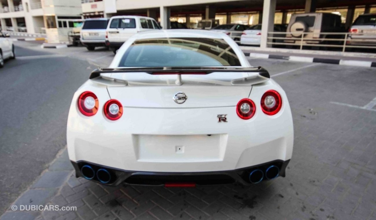 Nissan GTR