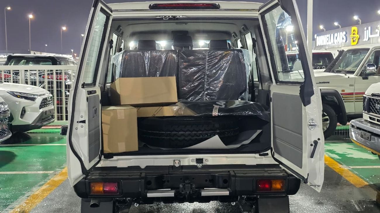 تويوتا لاند كروزر 70 Std 4.0L AWD