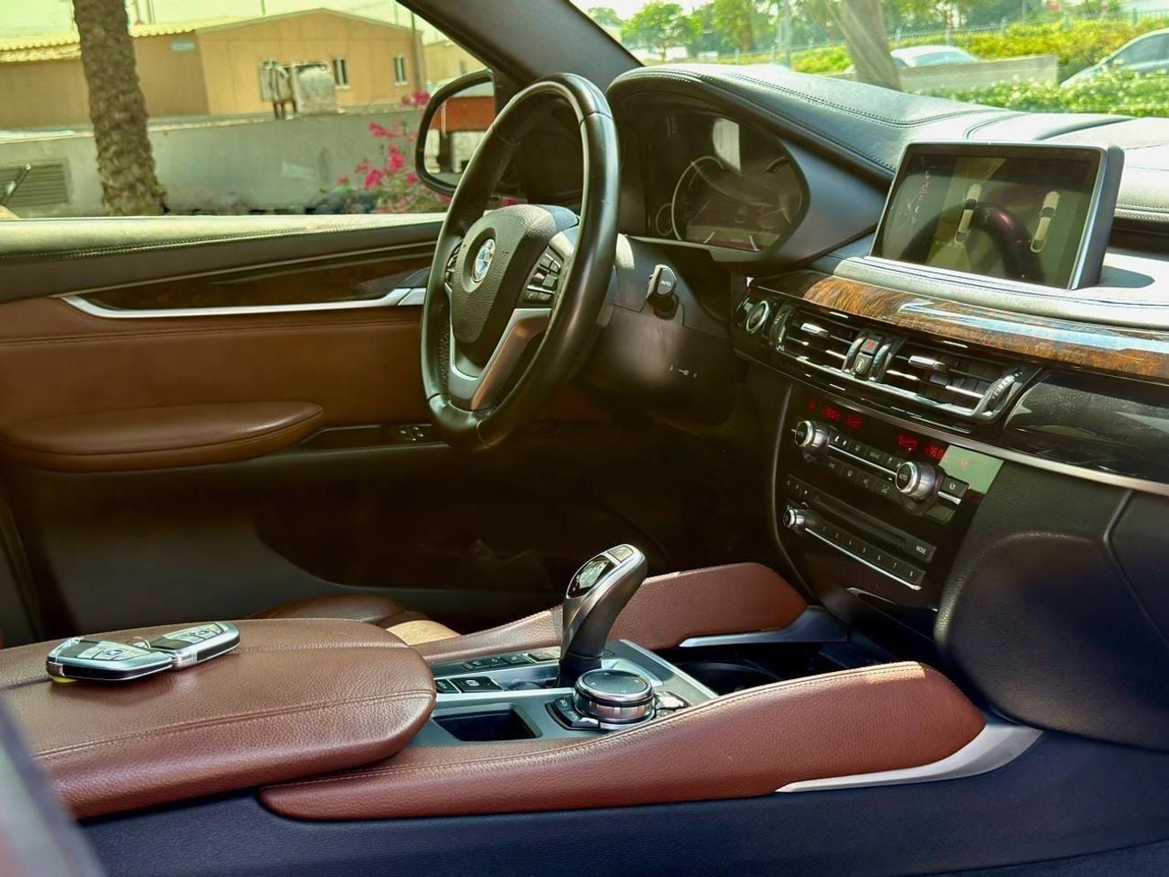 BMW X6 XDRIVE50i EXCLUSIVE Luxury BMW X6 2016 GCC Xdrive FULL OPTIONS ORIGINL PAINT FULL SERVICE HI