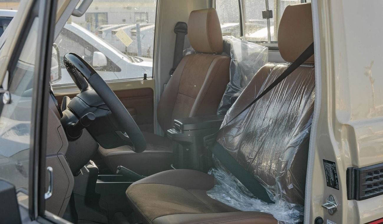 تويوتا لاند كروزر بيك آب 2025 Toyota Land Cruiser LC79 4.0 SC AT Petrol Full Option - Beige