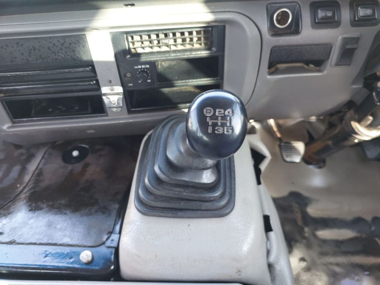 تويوتا كوستر TOYOTA COASTER BUS RHD 2010 MODEL 4.0 L DIESEL MANUAL(PM00184)