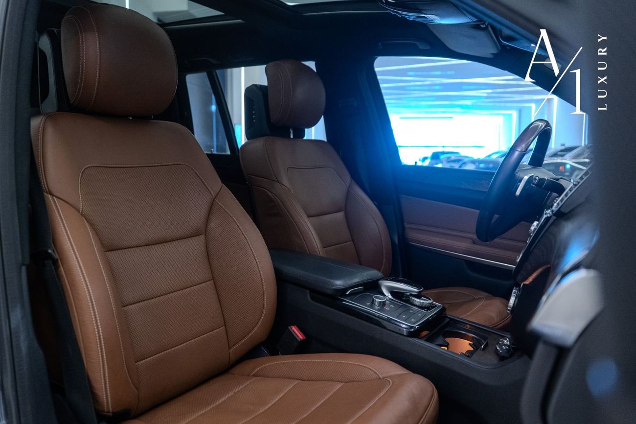 Mercedes-Benz GLS 500 Std 4.7L 2017 Mercedes Benz GLS500 4MATIC, Full Service History, Fully Loaded, 7 Seater, GCC