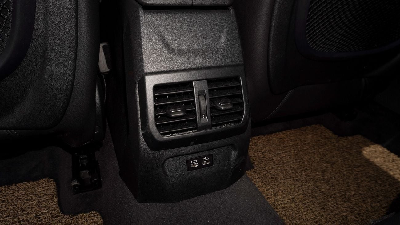 BMW 120i 2024!! LOW MILEAGE!! THREE YEARS WARRANTY