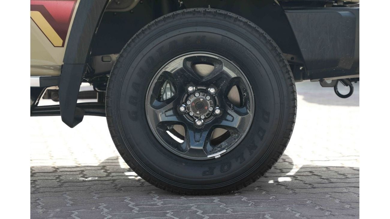 تويوتا لاند كروزر بيك آب 2024 Toyota LC79 4X4 Double Cab 4.5 V8 - بيج من الداخل بيج | للتصدير فقط