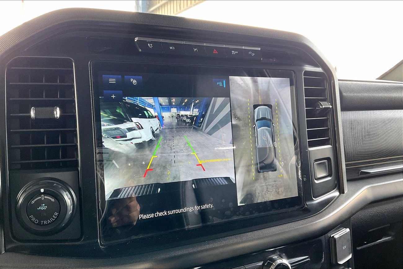 Ford F 150 Platinum FX4 - Super Crew | Guaranteed Warranty | 0 Down Payment